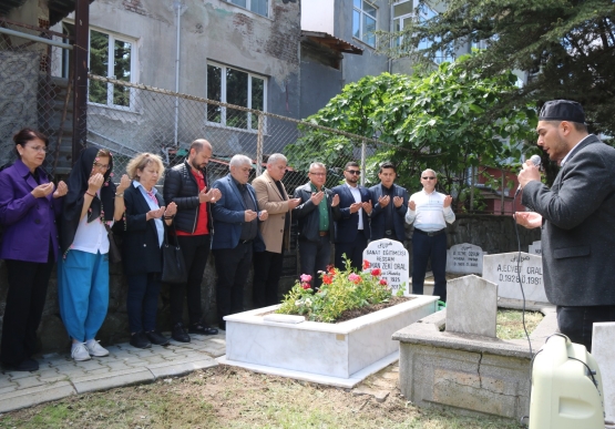 Osman Zeki Oral, Vefatının 12. Yılında Mezarı Başında Anıldı