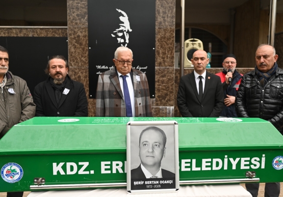 Sertan Ocakcı İçin Belediye Önünde Tören Düzenlendi