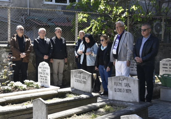Osman Zeki Oral, Vefatının 13. Yılında Mezarı Başında Anıldı