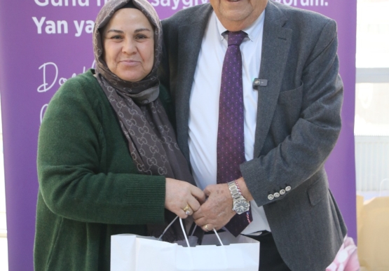 Başkan Posbıyık’tan Kadınlara 8 Mart Sürprizi