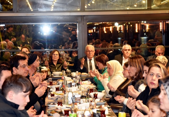 Chp, Ak Parti Ve İyi Parti Meclis Üyeleri Başkan Posbıyık’ın İftarında Buluştu