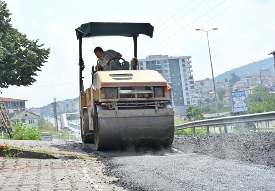 200 Milyon Liralık Asfalt Yatırımı Kepez Bölgesi'nde Devam Ediyor