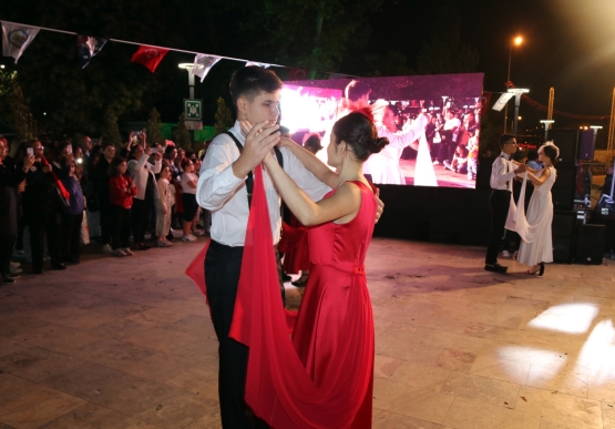 Cumhuriyet Balosu, Kdz. Ereğli’de Halkla Buluştu