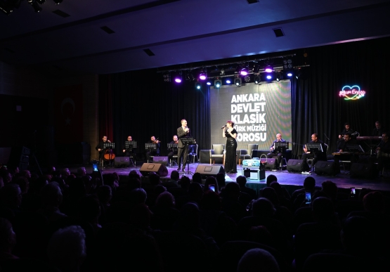 “90’lık Karışık Kaset” Konseri Kdz.Ereğli’de Nostalji Rüzgarı Estirdi