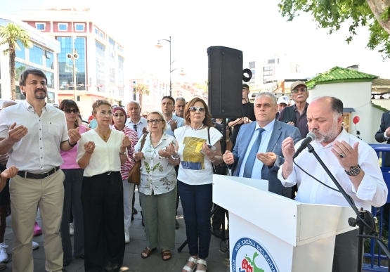 Kdz. Ereğli Belediyesi, Binlerce Aşure Dağıttı