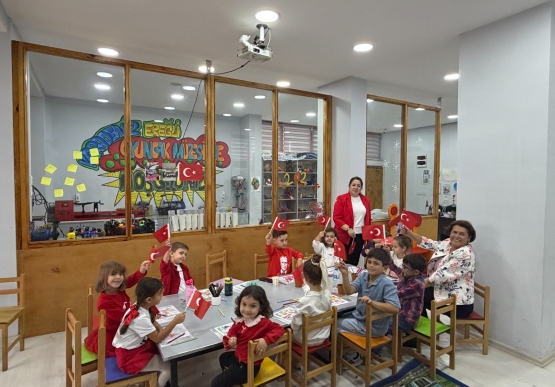 Cumhuriyet Coşkusu Oyuncak Müzesi’nde Çocuklarla Buluştu