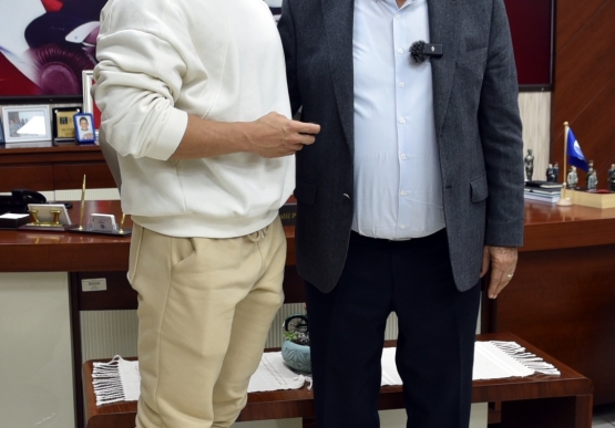 Kdz. Ereğli Belediye Meclisi, Vücut Geliştirme Avrupa Şampiyonunu Cumhuriyet Altını İle Ödüllendirdi