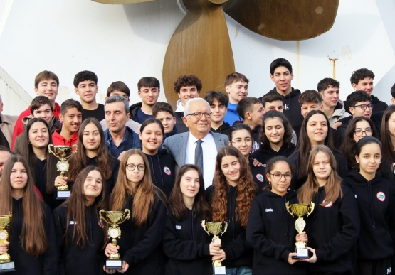 Başkan Posbıyık, Belediyespor Basketbol Alt Yapı Sporcularını Ağırladı