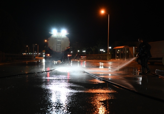 Kdz. Ereğli Belediyesi Her Gece Yollarda Çamur Temizliyor