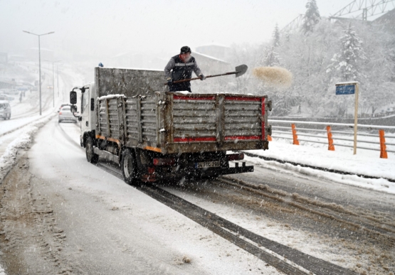 Kdz. Ereğli Belediyesi Karla Mücadeleyi Kesintisiz Sürdürüyor