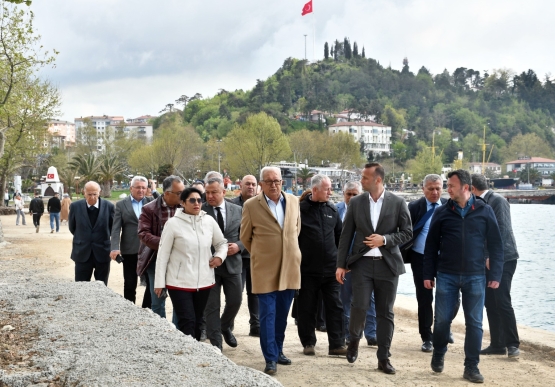 Başkan Posbıyık, Sahildeki Çalışmaları Sıkı Takip Ediyor