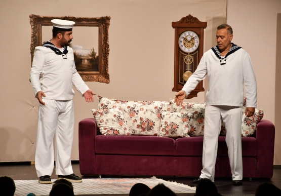 “Süt Kardeşler”  Alkış aldı...