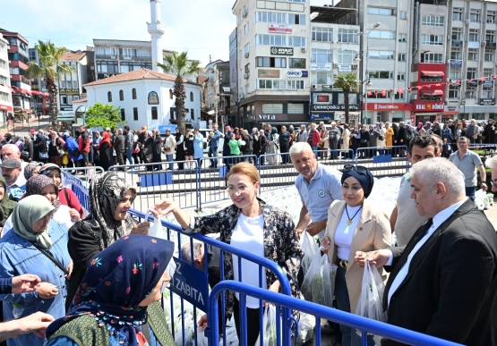 Kdz. Ereğli Belediyesi, 350 Bin Ata Tohumu Fidesini Halka Ücretsiz Dağıttı