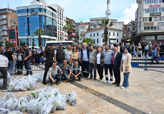 Kdz. Ereğli Belediyesi, 350 Bin Ata Tohumu Fidesini Halka Ücretsiz Dağıttı