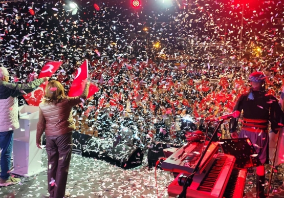 Kdz. Ereğli’de Cumhuriyet Coşkusu Sokaklara Sığmadı!