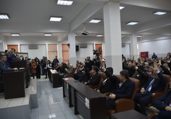 Chp’den Ayrılan 8 Meclis Üyesi Ak Parti’yle İşbirliği Yaptı, Satış Reddedildi