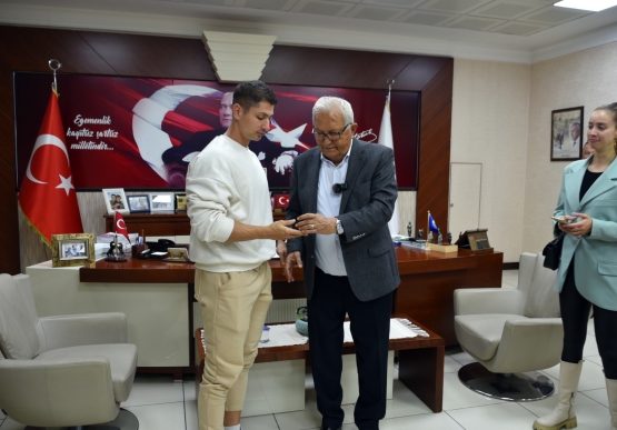 Kdz. Ereğli Belediye Meclisi, Vücut Geliştirme Avrupa Şampiyonunu Cumhuriyet Altını İle Ödüllendirdi