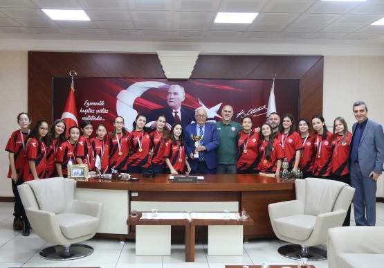 Şampiyon Basketçilerden Ziyaret