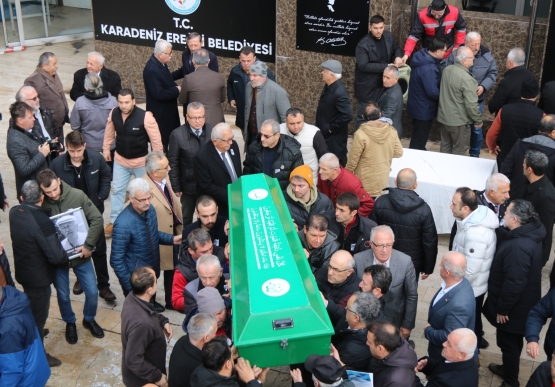 Nihat Özdemir İçin Belediye Önünde Tören Düzenlendi