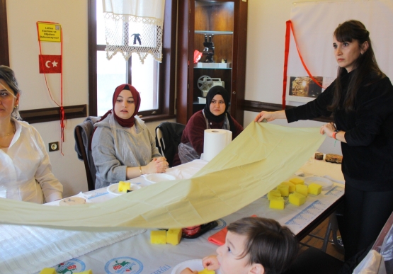 Atatürk Odaklı Tahta Baskı Atölyesinde Anlamlı Anlar