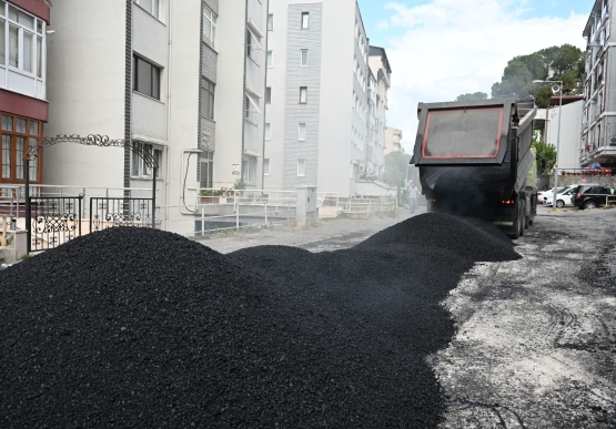 200 Milyon Liralık Dev Asfalt Hamlesinde 17 Bin Ton Sıcak Asfalt Yollarla Buluştu