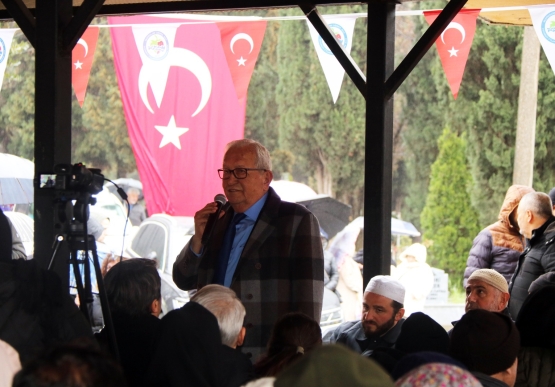 Kdz. Ereğli, Soğuk Ve Yağışlı Havaya Rağmen Şehir Mezarlığında Duada Buluştu