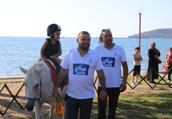 Çocuklar Ata Binmenin Heyecanını Yaşadı