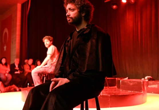 Kdz. Ereğli’de “Işıltılı Haşerat” Oyununa Yoğun İlgi