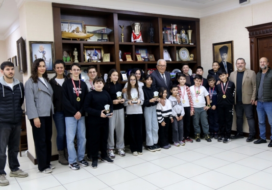 Briç Sporcularından Başkan Posbıyık’a Ziyaret