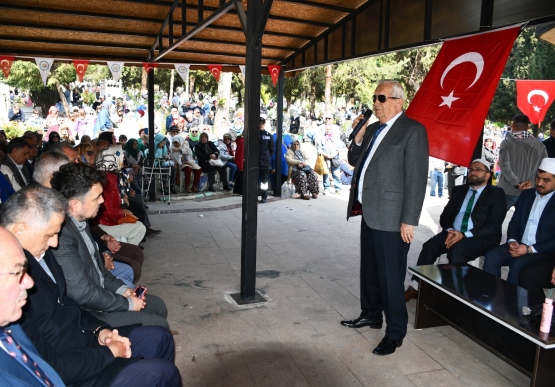 Şehir Mezarlığındaki Mevlid Programı Yoğun İlgi Gördü