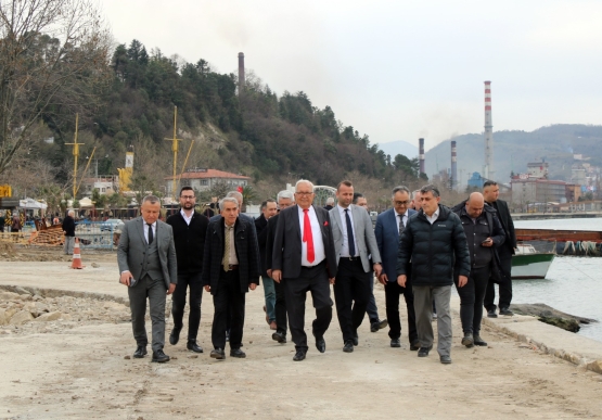 Başkan Posbıyık, Sahilde Yapılan Çalışmaları Denetledi