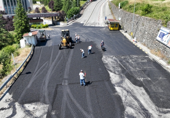 Başkan Posbıyık, Hastane Yolunda Asfalt Mesaisini Yerinde Denetledi