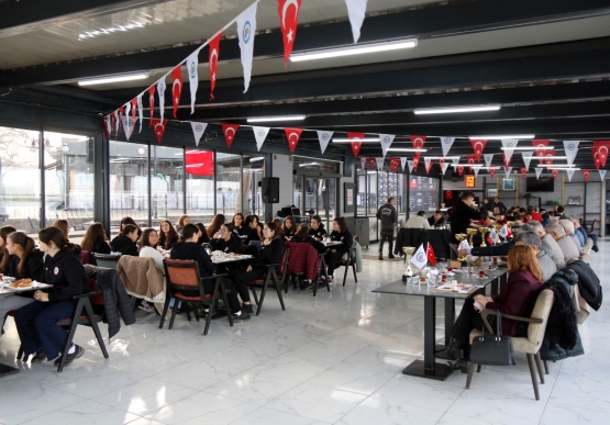 Başkan Posbıyık, Belediyespor Basketbol Alt Yapı Sporcularını Ağırladı