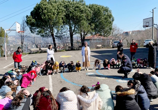 Kdz. Ereğli Belediyesi 1030 Kişiyi Deprem Tatbikatlarıyla Bilgilendirdi