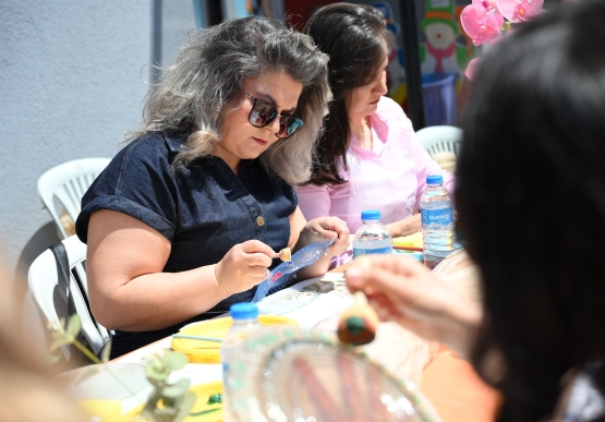 Anneler Hem Eğlendi Hem Sanatla Buluştu