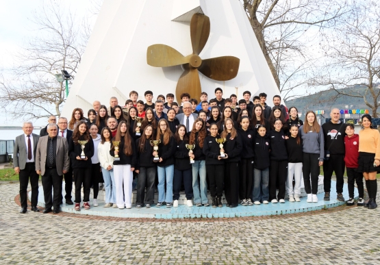 Başkan Posbıyık, Belediyespor Basketbol Alt Yapı Sporcularını Ağırladı