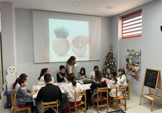 Beton Saksı Yapımı Ve Bitki Süsleme Atölyesi Yeniden Düzenlendi