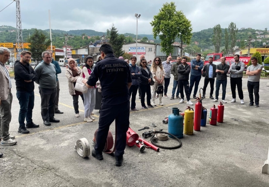 İtfaiye, Öğretmenlere Yangın Eğitimi Kursu Veriyor
