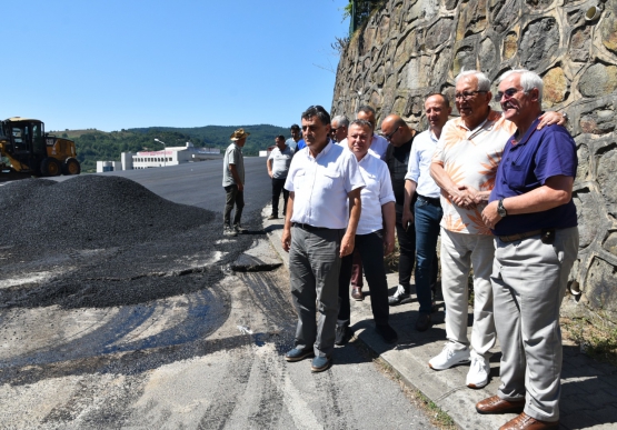 Başkan Posbıyık, Asfalt Çalışmalarını Yerinde İnceledi