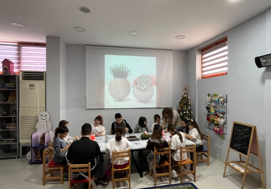 Beton Saksı Yapımı Ve Bitki Süsleme Atölyesi Yeniden Düzenlendi