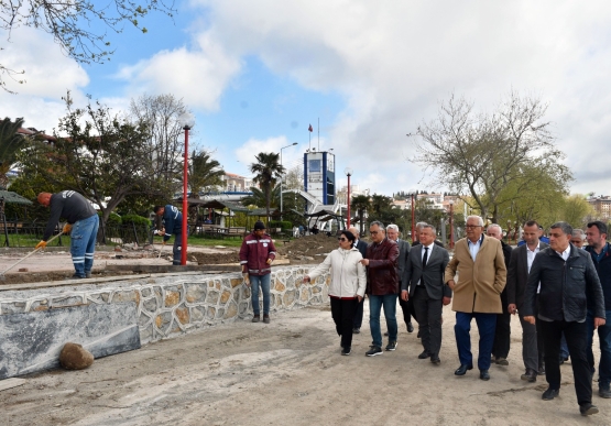 Başkan Posbıyık, Sahildeki Çalışmaları Sıkı Takip Ediyor