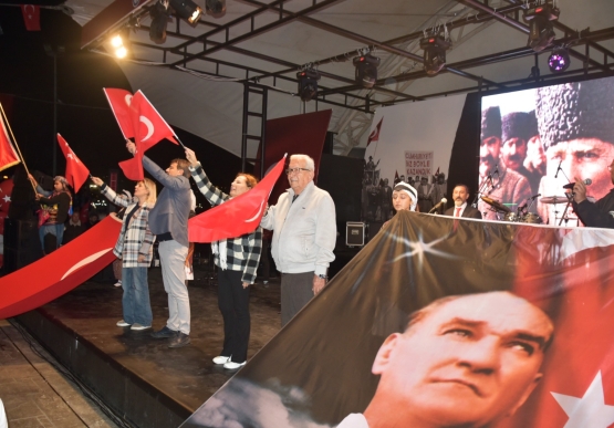 Cumhuriyetin Kalesi Kdz. Ereğli’de, On Binler Sokaktaydı