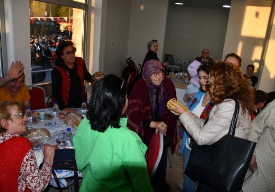 Başkan Posbıyık: “Ereğli Halkıyla Kadir Gecesi’nde Bir Arada Olmanın Mutluluğunu Yaşıyorum”