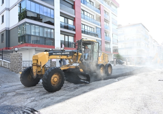 200 Milyon Liralık Dev Asfalt Hamlesinde 17 Bin Ton Sıcak Asfalt Yollarla Buluştu