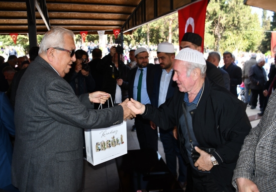 Şehir Mezarlığındaki Mevlid Programı Yoğun İlgi Gördü