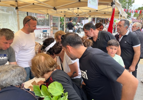 Kdz. Ereğli Belediyesi’nin Ata Tohumları İzmir’de Yoğun İlgi Gördü