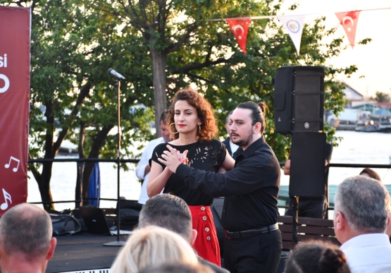 Sahilde Piyano Resitali