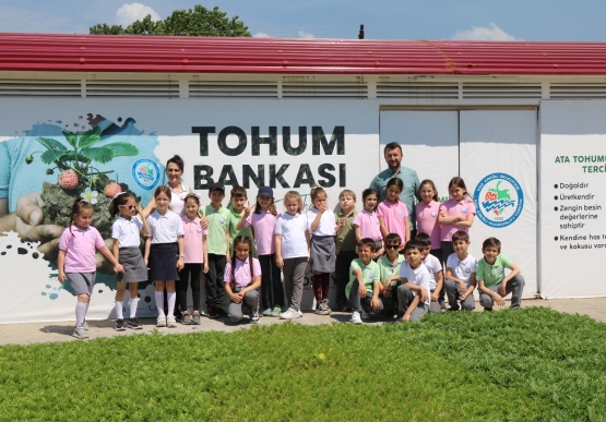 Minik Eller Çiçek Dikti, Tarımı Öğrendi