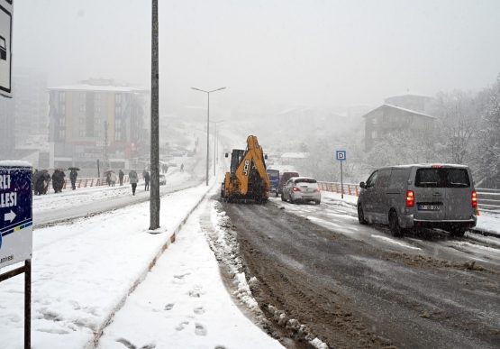 Kdz. Ereğli Belediyesi Karla Mücadeleyi Kesintisiz Sürdürüyor
