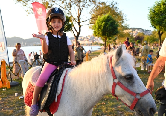 Çocuklar Ata Binmenin Heyecanını Yaşadı